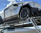 拖车上装运的测试赛博特卡车（图片：Kalorado/Reddit）