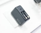 ESR 推出了两款内置 USB-C 数据线的新款 65W 充电器