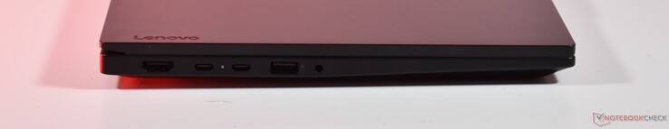 左侧HDMI、USB-C 3.2 Gen 1、USB4、USB-A 3.2 Gen 1、3.5 毫米音频
