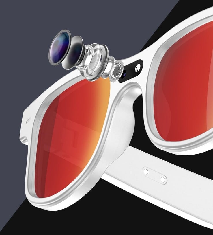 800 万像素中心摄像头。(图片来源：Rollme）