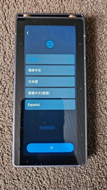 iFLYTEK AI Recorder S6 提供五种系统语言,但不包括德语和法语。