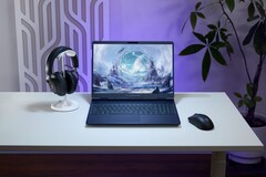 Alienware 16X Aurora 配备了防眩光 OLED 显示屏。