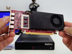 联想 ThinkStation 上的 AMD RX7400 GPU 图像。