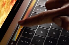 配备 Touch Bar 的 MacBook Pro 问题层出不穷。(图片：Apple)