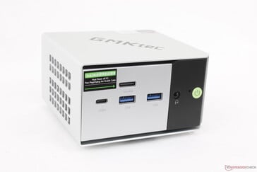 前置USB-C 4.0 w/ DisplayPort 1.4 + Power Delivery 3.0 (40 Gbps)、2x USB-A 3.2 (10 Gbps)、OcuLink (PCIe4 x4)、3.5 毫米耳机、电源按钮