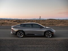 2026 年起亚 EV4 轿车将于明年在美国上市。(图片来源：起亚）