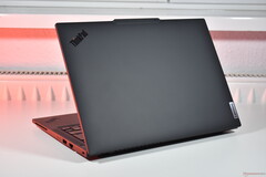 Ryzen 9 CPU 让这款联想 ThinkPad 脱颖而出：在所有 14 英寸 ThinkPad 笔记本电脑中，紧凑型移动工作站的 CPU 性能最高，如图所示：联想ThinkPad P14s AMD 6代（图片来源：Benjamin Herzig）