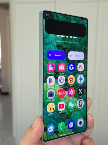 ......可以为附近的人调暗。