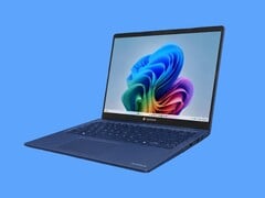 图中展示的是Dynabook Z40L-P笔记本电脑，其设计与前代机型Z40L-N相似。 