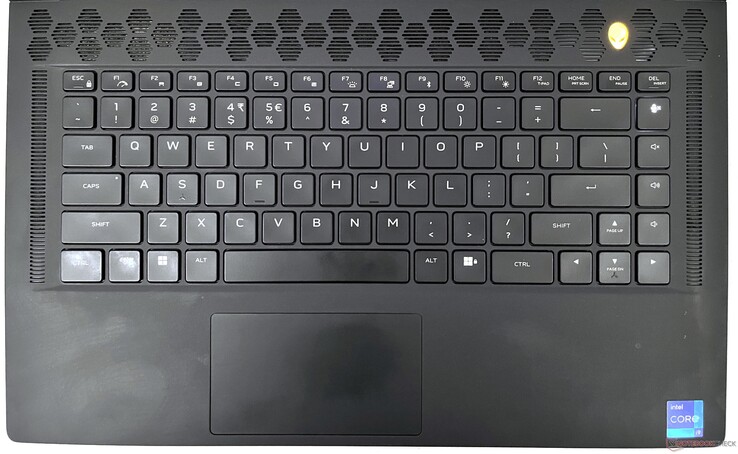 Alienware x15 R2的键盘和触摸板提供了一个体面的输入体验，但仍有改进的余地。