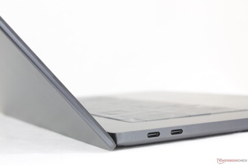 盖子打开到最大角度 ~140 度