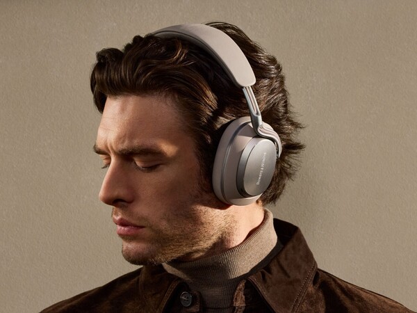 Bowers & Wilkins Px8 S2 配备了更多麦克风，可实现更好的主动降噪和通话质量。(图片来源：Bowers & Wilkins）