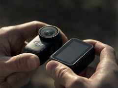 大疆 Osmo Nano 及其磁性显示模块。(图片来源:via Jasper Ellens)