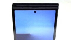 根据 Evan Blass 的说法，首款三星三折手机将被命名为Galaxy Z TriFold。(图片来源：Omokgyo Electronics Market）