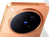 Vivo X500 Pro Max 首次出现在官方宣传图片中，同时一位创作者展示了其蔡司摄像头拍摄的令人印象深刻的视频画面。
