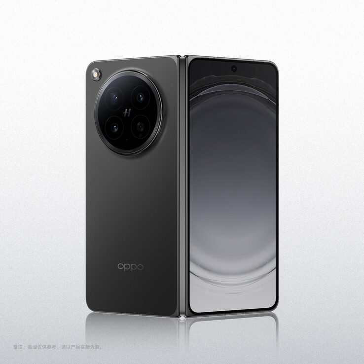 深黑配色的 Oppo Find N6。