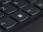 带 Windows 键的电脑键盘特写