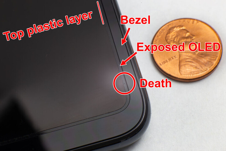 在OLED面板的暴露部分可以看到一个小的穿孔。(来源: Ars Technica)