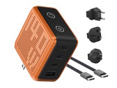 BMX GaNsta Pixel 140W 充电器可同时为多达四台 USB 设备充电，并配备全球通用交流电源适配器。