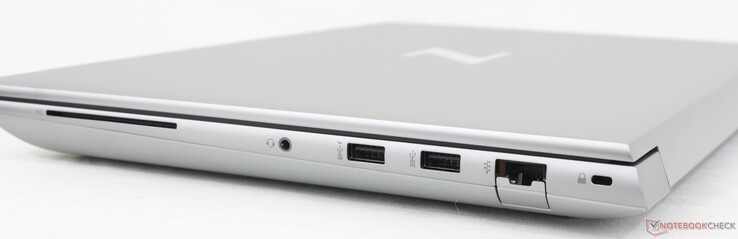 右侧智能卡读卡器、3.5 毫米耳机、2x USB-A 5 Gbps、RJ-45 1 Gbps、纳米锁