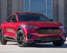 2025 款福特野马 Mach-e。该公司正在提高价格以适应高关税（图片来源：福特汽车）