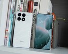 红米 K70 和红米 K70 Pro 的显示屏比小米 14 系列更亮。(图片来源：via @TECHINFO45)