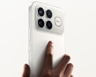红米 K90 Pro Max 在 Giztop 上的起售价为 699 美元。图为：手机宣传图。(图片来源：小米）
