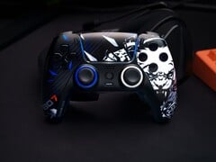 Scuf Reflex FPS:《使命召唤:黑色行动 7》PS5 版手柄。(图片来源:海盗船)