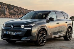 丰富的动力总成选择:新款雪铁龙C5 Aircross提供纯电动(BEV)、插电式混合动力(PHEV)和传统混合动力三种版本