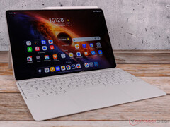 MagicPad 4 有灰色和白色两种颜色可供选择。