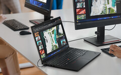 ThinkPad T16 Gen 3 配备了客户可更换（CRU）电池。(图片来源：联想）