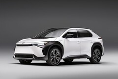 丰田的 bZ4X 将在 2026 年至 2027 年间更新电池。(图片来源：丰田）