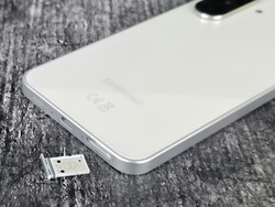 Galaxy A36 5G 的卡槽