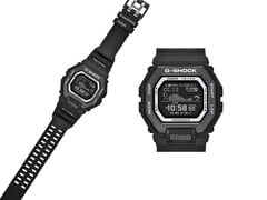 卡西欧 G-Shock GBX100SFJ-1 采用时尚的全黑色设计和高对比度负片显示屏。
