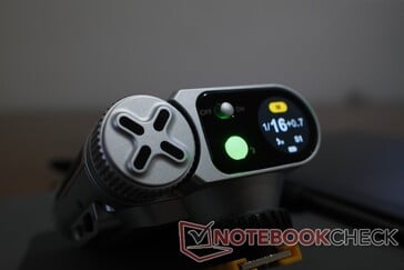 表盘有点松,摸起来感觉做工有点廉价。