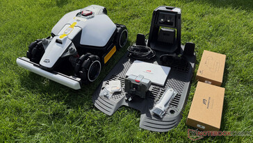 ...和 Luba Mini AWD LiDAR 1500