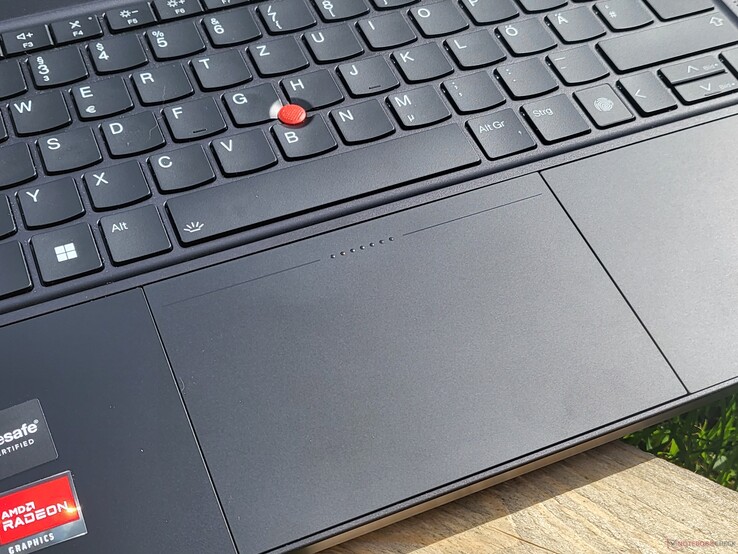 联想ThinkPad Z16: TrackPad