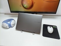 极致轻薄、经久耐用且性能卓越：MSI Prestige 13 AI+