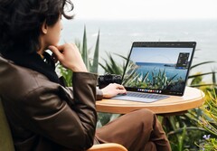 Apple 华为和亚马逊可能正在开发一款 MateBook Fold 的竞争对手，如图所示（图片来源：华为）