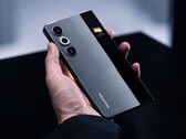 配备可滚动显示屏的 Tecno Phantom Ultimate 将在 MWC 上再次亮相。(图片：Tecno）