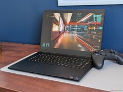 在交流电源下启用 HDR 模式时,2026 Blade 16 现在比以前更亮了