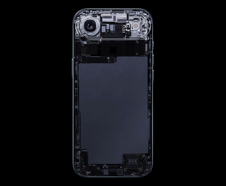 Apple iPhone Air 的内部视图，显示其电池布局和摄像头模块组件（图片来源：Apple)