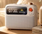 Divoom FlowToo 便携式 10W 蓝牙音箱配备了多项实用功能，其中包括闹钟功能。