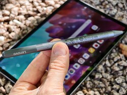 联想 Tab Pen 使用小型 AAAA 电池