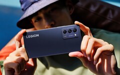 Legion Y70是一款游戏智能手机，拥有50MP的三摄像头设置。(图片来源：联想)