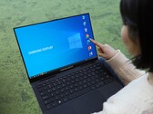 三星显示器的笔记本电脑概念很可能采用了与Galaxy Book3 Pro和Galaxy Book3 Ultra相同的16英寸AMOLED显示屏。(图片来源：三星显示器) 