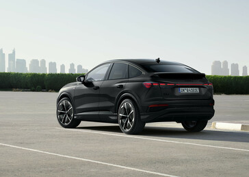 奥迪 Q4 e-tron Sportback 采用更运动的倾斜车顶，以提高空气动力学性能。(图片来源：奥迪）