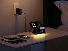 ChargeUltra G4 可为多台设备充电，并兼具夜灯功能