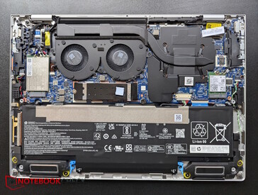 EliteBook X：两个风扇靠得太近。SoC 位于一侧。