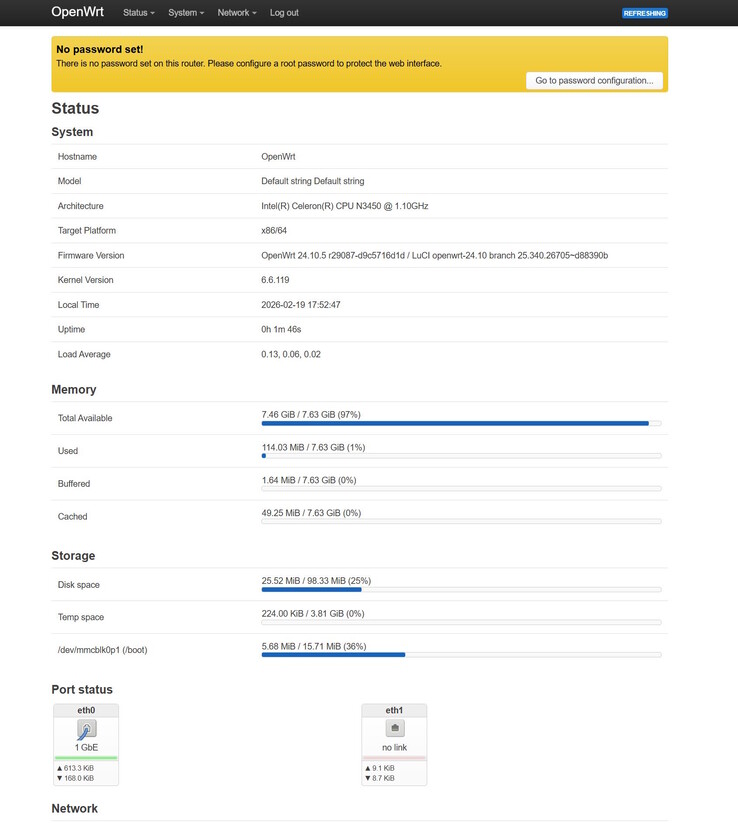 我们通过浏览器登录 OpenWRT - 不要忘记设置新密码